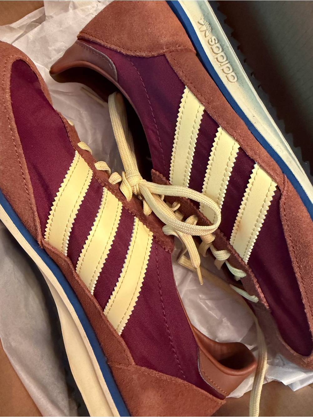 Adidas Originals Retro Running Sneakers Burgundy & Cream Suede Nylon Size 7.5 - Picture 3 of 8